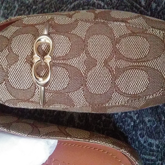 COACH SHOES like new - Picture 4 of 4